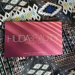 🎉Huda desert dusk palette BNIB 🎆